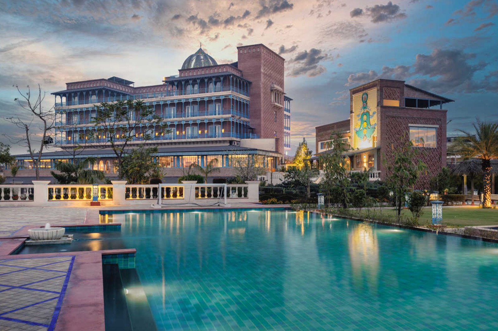 Resort & Villa Experiences